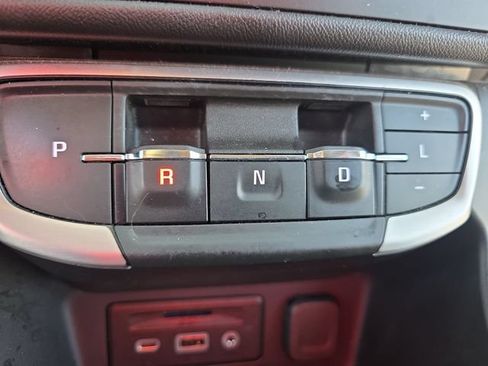 Used 2024 GMC Terrain SLT AWD/4WD image 26