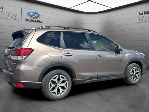 Used 2023 Subaru Forester Premium image 4