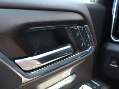 Used 2024 GMC Sierra 1500 Denali AWD/4WD image 8