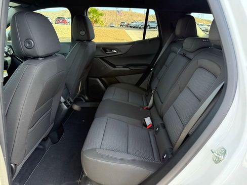 New 2026 Chevrolet Equinox LT image 18