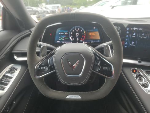 Used 2025 Chevrolet Corvette Z06 RWD image 11