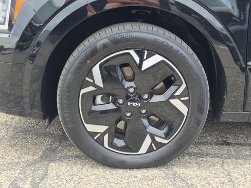 Used 2024 Kia Niro Wind w/ Wind Preserve Package FWD image 14
