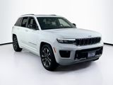 Used 2022 Jeep Grand Cherokee Overland w/ Luxury Tech Group IV image 3