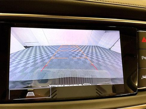 Used 2023 Buick Enclave Essence image 25