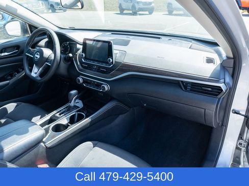 Used 2023 Nissan Altima 2.5 SV FWD image 38