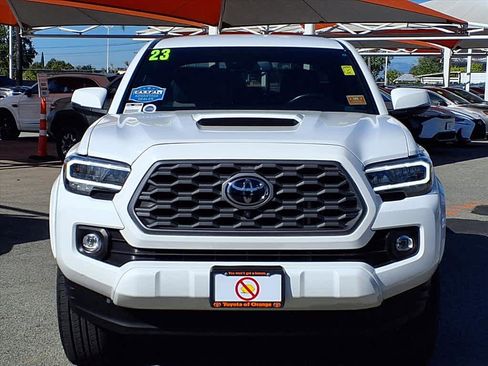 Used 2023 Toyota Tacoma TRD Sport image 2