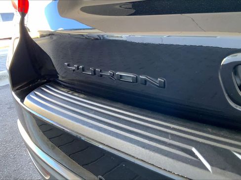 Used 2024 GMC Yukon AT4 w/ AT4 Premium Package image 33