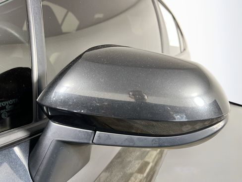 Used 2021 Toyota Corolla LE image 13