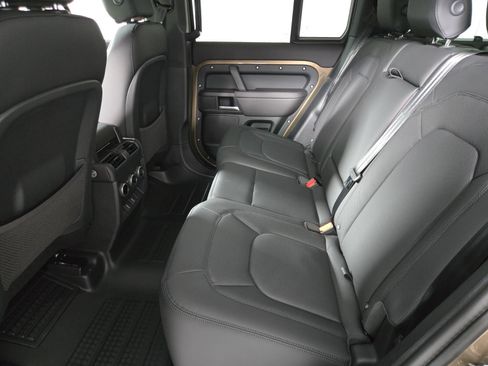New 2026 Land Rover Defender 110 X-Dynamic SE AWD/4WD image 5