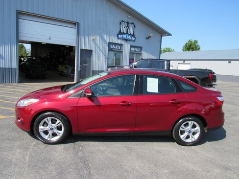 Used 2013 Ford Focus SE FWD image 3