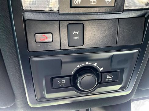 Used 2023 Toyota Tacoma TRD Off-Road w/ Technology Package AWD/4WD image 33