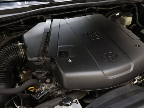 Used 2015 Toyota Tacoma Base w/ SR5 Package image 24