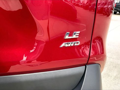 Used 2024 Toyota RAV4 LE AWD/4WD image 17