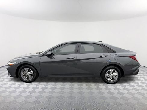 Used 2024 Hyundai Elantra SE image 8