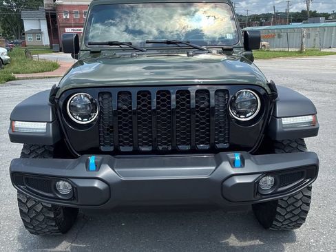 Used 2023 Jeep Wrangler Unlimited w/ Cold Weather Group AWD/4WD image 4