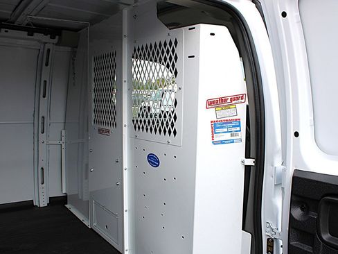 Used 2025 GMC Savana 2500 Extended w/ Driver Convenience Package image 10