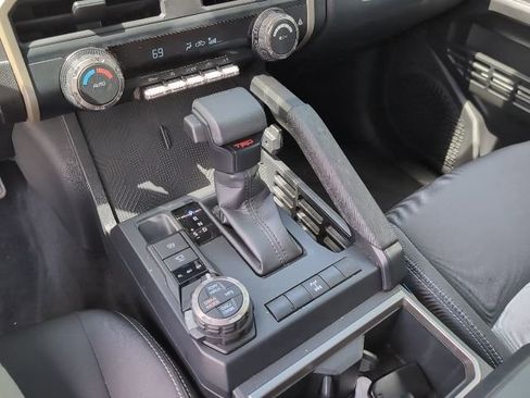 Used 2025 Toyota Tacoma TRD Off-Road image 20