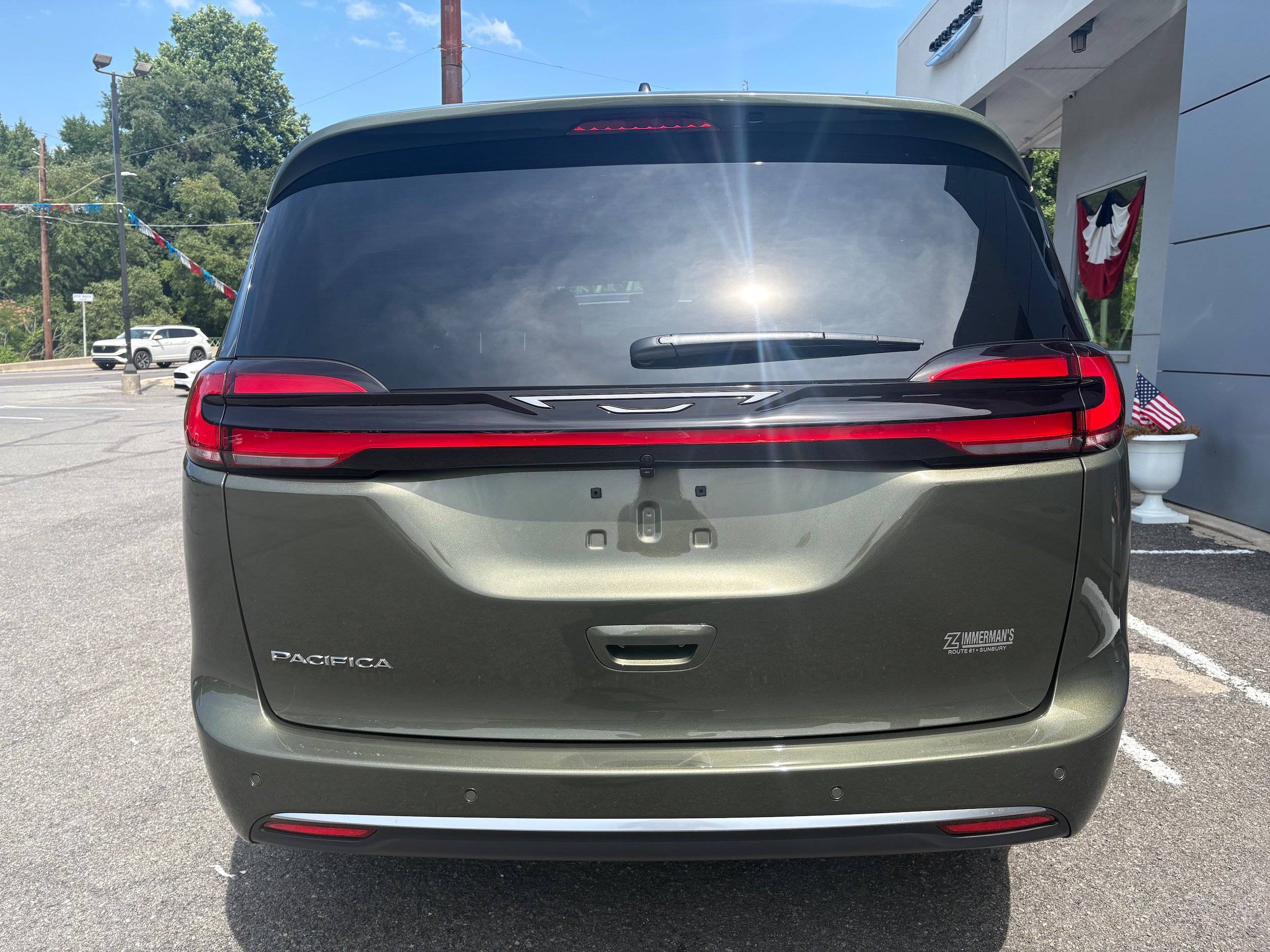 New 2027 Chrysler Pacifica Select FWD image 8