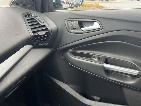 Used 2017 Ford Escape SE w/ Equipment Group 201A image 22