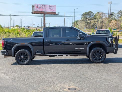 Used 2024 GMC Sierra 2500 AT4 w/ AT4 Premium Plus Package AWD/4WD image 8