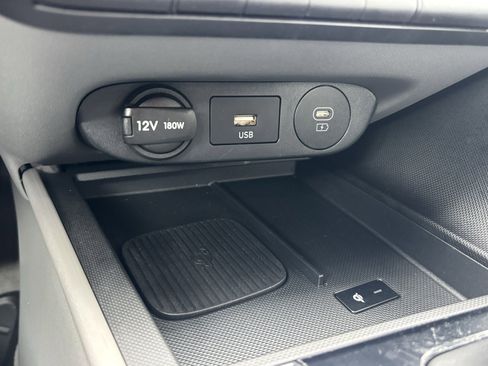 Certified 2025 Hyundai Elantra Sport image 24