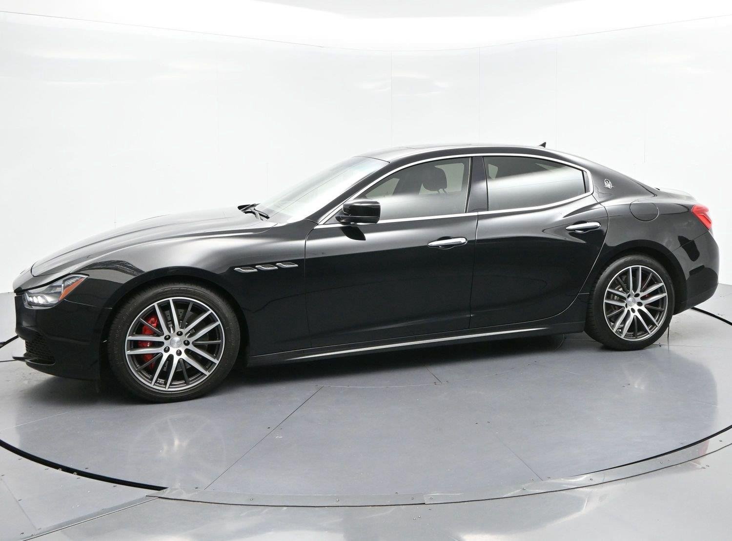 Used 2015 Maserati Ghibli RWD image 3