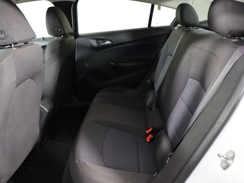Used 2017 Chevrolet Cruze LS FWD image 13