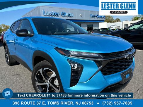 Certified 2025 Chevrolet Trax RS w/ Sunroof Package FWD image 1