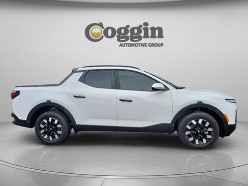 Certified 2025 Hyundai Santa Cruz SEL FWD image 6