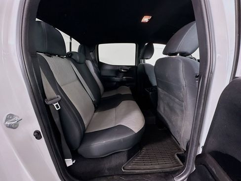 Used 2022 Toyota Tacoma TRD Off-Road AWD/4WD image 25