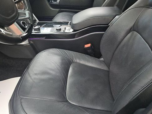 Used 2019 Land Rover Range Rover Long Wheelbase Supercharged AWD/4WD image 4