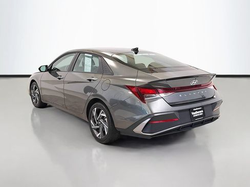 Used 2025 Hyundai Elantra Sport FWD image 7