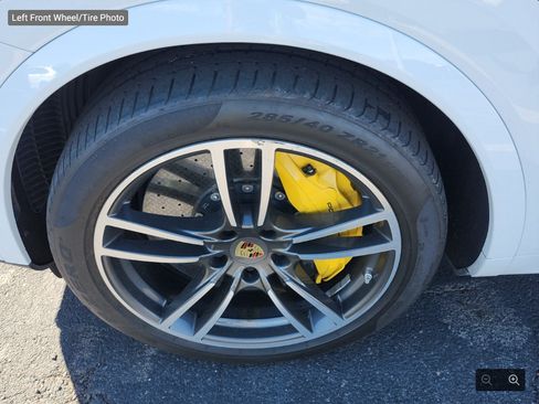 Used 2019 Porsche Cayenne Turbo AWD/4WD image 12