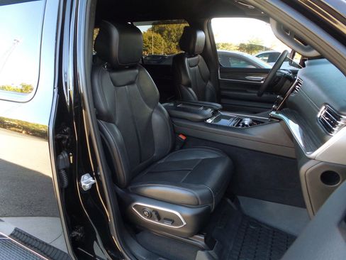 Used 2022 Jeep Wagoneer Series II image 17