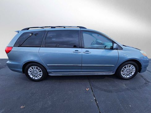 Used 2009 Toyota Sienna XLE Limited image 8