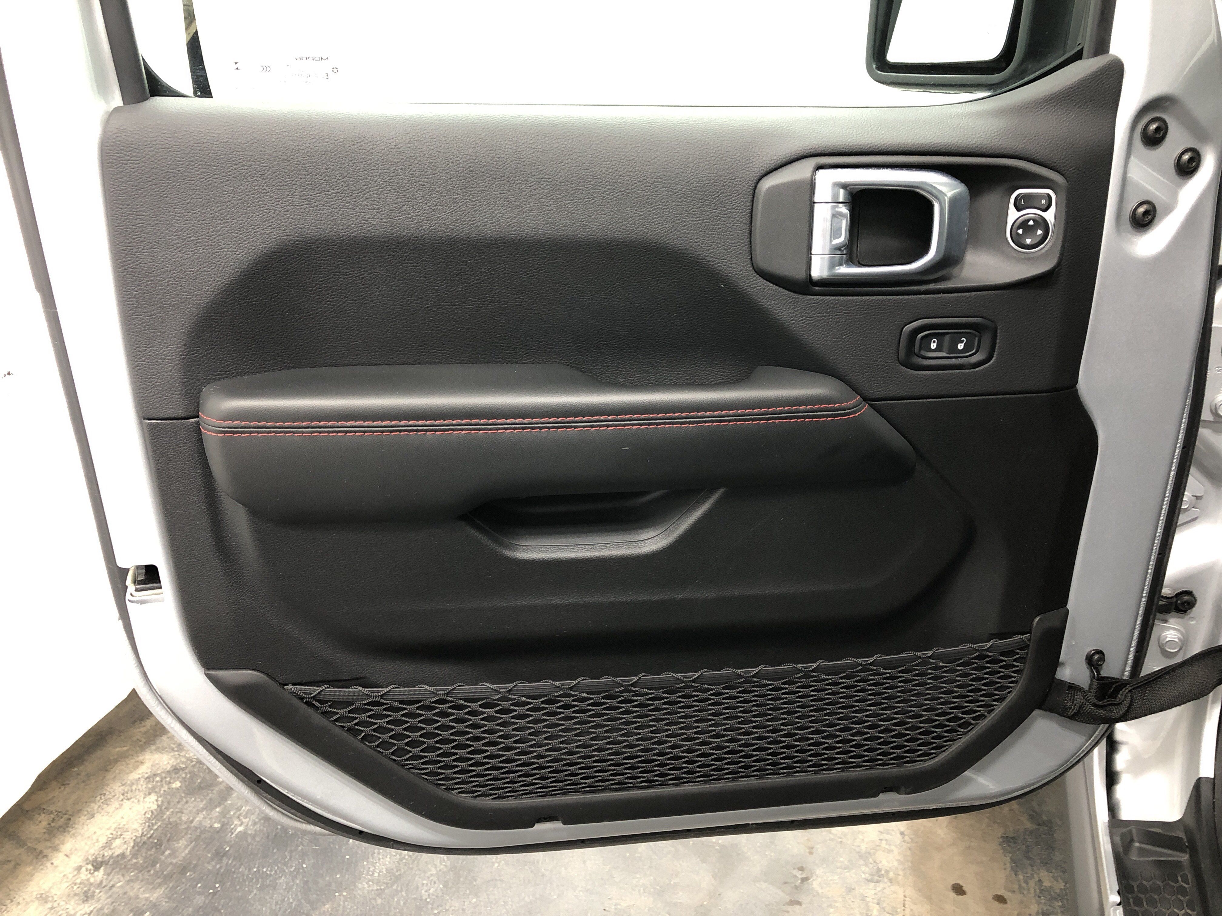 Certified 2024 Jeep Wrangler Unlimited Rubicon w/ Convenience Group AWD/4WD image 17