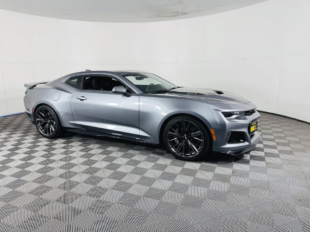 Used 2019 Chevrolet Camaro ZL1 w/ LPO, ZL1 Protection Package RWD image 2