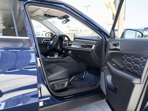 Used 2025 Mitsubishi Outlander SEL image 12