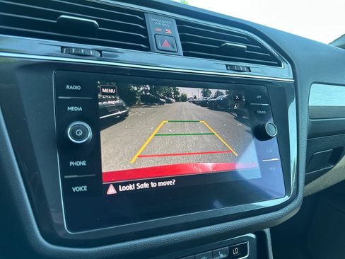 Used 2019 Volkswagen Tiguan SE AWD/4WD image 15