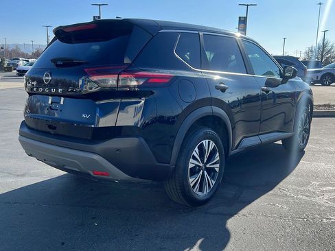 Used 2023 Nissan Rogue SV image 9