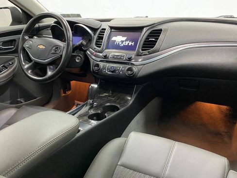 Used 2014 Chevrolet Impala LT w/ Convenience Package FWD image 11