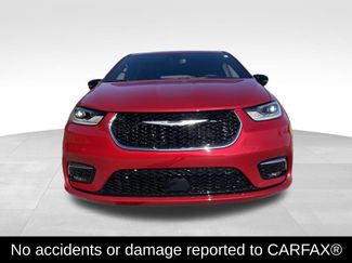 New 2026 Chrysler Pacifica Select video 2