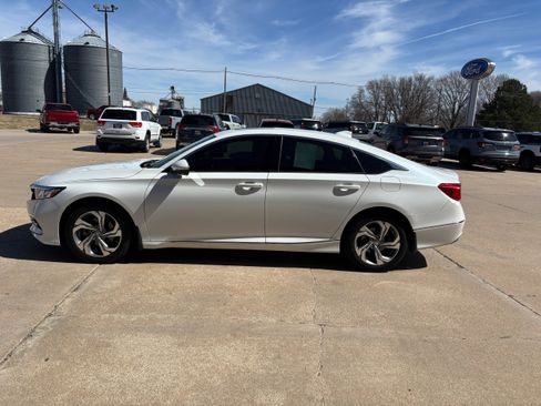 Used 2018 Honda Accord EX-L image 6