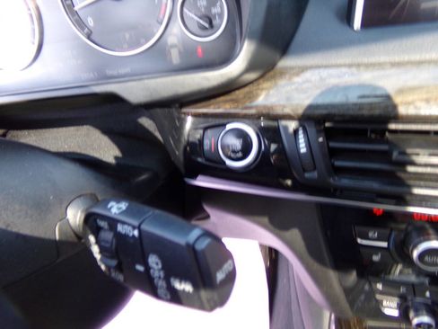 Used 2016 BMW X5 xDrive50i w/ Dynamic Handling Package image 33