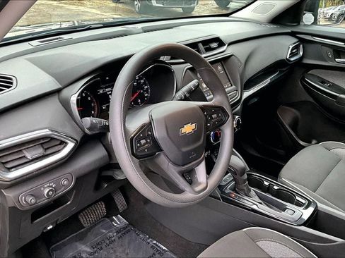 Used 2022 Chevrolet TrailBlazer LT w/ Driver Confidence Package image 14