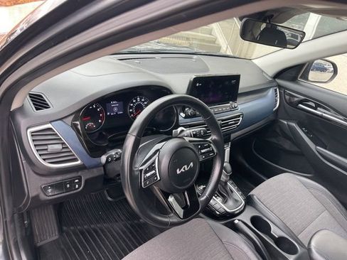 Used 2022 Kia Seltos Nightfall Edition image 8