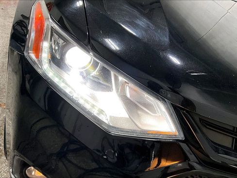 Used 2019 Chevrolet Traverse RS image 33