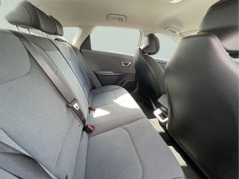 Used 2025 Kia K4 FWD image 18