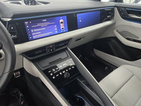 New 2025 Porsche Macan 4S Electric image 27