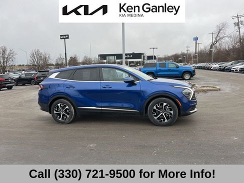 Certified 2025 Kia Sportage EX image 8